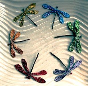 Can you believe these are made with twigs and maple keys?  Unique and inspired. Dragon Fly Craft, Twig Crafts, Fly Craft, Twig Art, Dragon Flies, Deco Nature, Dragonfly Art, Kid Art, Activity Days