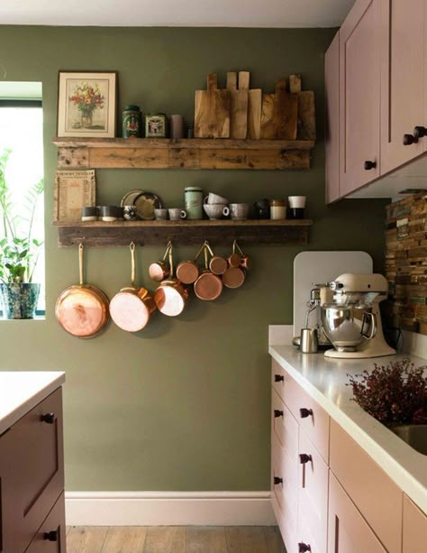 Olive Green Kitchen, Island Kitchens, Kitchens Ideas, Decorating Kitchen, Kitchen Ceiling, Cabinet Kitchen, Inspiration Kitchen, Organization Kitchen, Backsplash Kitchen