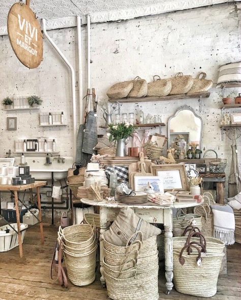 French Farmhouse Design, Maman Nyc, French Market Basket, French Farmhouse Decor, Elegant Interior Design, French Market, Hello Lovely, Market Baskets, French Farmhouse