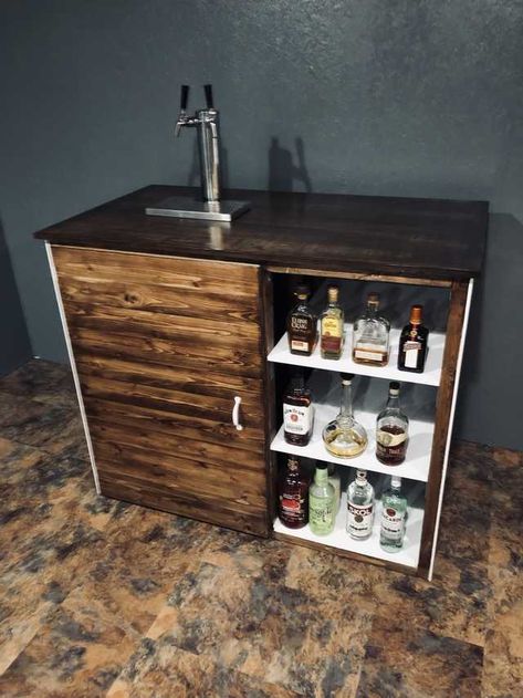 Outdoor Kegerator Bar Beer Taps, Small Kegerator Bar Ideas, Bar Cabinet With Kegerator, Basement Kegerator Bar, Diy Bar With Kegerator, Diy Kegerator Bar, Beer Bar Design Home, Kegerator Bar Ideas, Kegerator Ideas