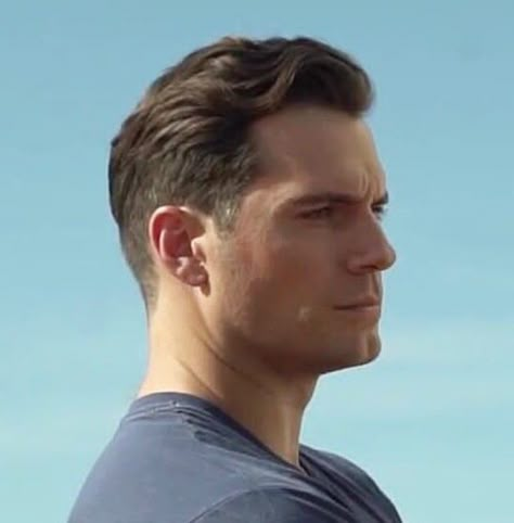 Henry Cavill Short Hair, Henry Cavill Fashion, Classic Men Hairstyle, Classic Man Haircut, Superman Hairstyle, Henry Cavill Haircut, Henry Cavill Hairstyle, Henry Cavill Hair, Superman Haircut