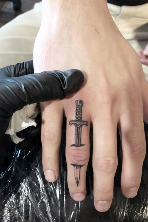 Men Finger Tattoos, Cool Finger Tattoos, Band Tattoos For Men, Small Finger Tattoos, Knuckle Tattoos, Finger Tats, Hand And Finger Tattoos, Finger Tattoo Designs, Wrist Tattoos For Guys