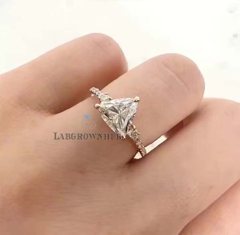 Trillion Cut Moissanite Diamond Ring With Center Stone, Trillion Cut Moissanite Diamond Ring, Brilliant Cut Trillion Moissanite Wedding Ring, Classic Trillion-cut Diamond Ring, Trillion Cut Engagement Ring, Trillion Cut Polished Ring, Gift, Trillion Cut Ring, Three Stone Wedding Ring, Engagement Ring Three Stone