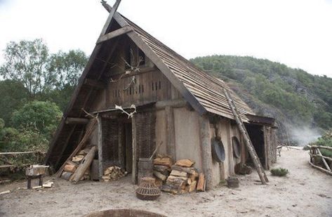 Viking Buildings, Viking Houses, Viking Architecture, Viking Longhouse, Viking Aesthetic, Zelt Camping, Viking House, Viking Village, Viking Life