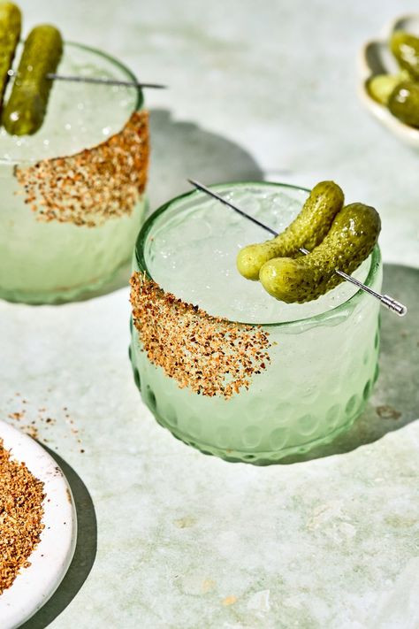 Spicy Pickle Margarita Recipe (Mocktail or Cocktail) | Healthy Little Peach Spicy Pickle Margarita, Savory Alcoholic Drinks, Dill Pickle Martini, Easy Delicious Cocktails, Cocktail Rim Ideas, Birthday Cocktail Ideas, Shaken Cocktail Recipes, Pickle Margarita, Pickle Drinks