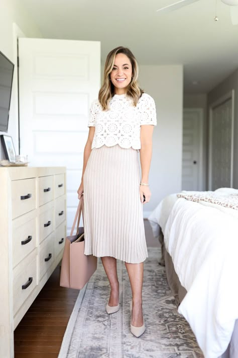 Ways to Layer a Sleeveless Dress - Pumps & Push Ups Feminine Winter Outfits Dresses, Office Modest Outfits Women, Spring Dress Outfits Classy, Modest Outfit Women, Spring Skirt Outfits 2024, Spring Church Outfits Women, Business Casual Skirt Outfits, Church Outfit Dress, Modest Outfits Dresses