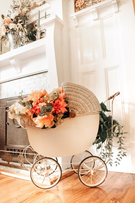 Wicker Stroller With Flowers, Vintage Baby Carriage With Flowers, Stroller With Flowers, Pooh Tea Party, Winnie The Pooh Tea Party, Elegant Bbq, Bloom Baby Shower Ideas, Vintage Baby Shower Theme, Vintage Baby Shower Ideas