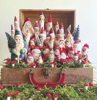 Trend Tips: Santas in a Box (Cottages & Bungalows), Dec 01, 2023 Santa Display, Christmas Booth, Christmas Decor Trends, Hot Christmas, Christmas Vignettes, Happy December, Christmas Projects Diy, Christmas D, Old Fashioned Christmas