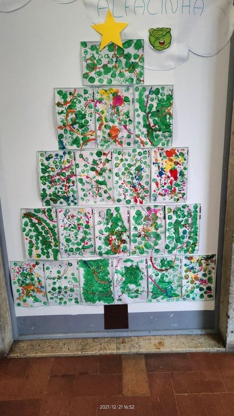 Preschool Christmas Room Decor, Christmas Toddler Classroom Decorations, Toddler Classroom Christmas Decorations, Christmas Decor Ideas For Preschool, Preschool Classroom Wall Decor Ideas, Preschool Christmas Activities, December Crafts, Preschool Classroom Decor, Christmas Decor Ideas Outdoor