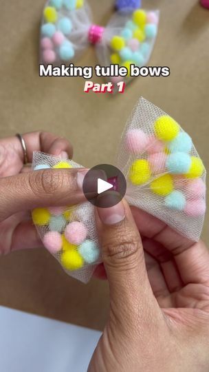 436K views · 23K reactions | How to make tulle bows with pompoms 🎀 #hairbowtutorial #hairbowdiy #bowdiy #tullebow #ribbon #moño #liston | Monica Silva | Giulio Cercato · Like A Dream How To Make Hair Clips Diy, Diy Bow Hair Clips, Pompom Crafts, Diy Baby Bows, Bow Making Tutorials, Tulle Hair Bows, Tulle Crafts, Tulle Headband, Diy Tulle