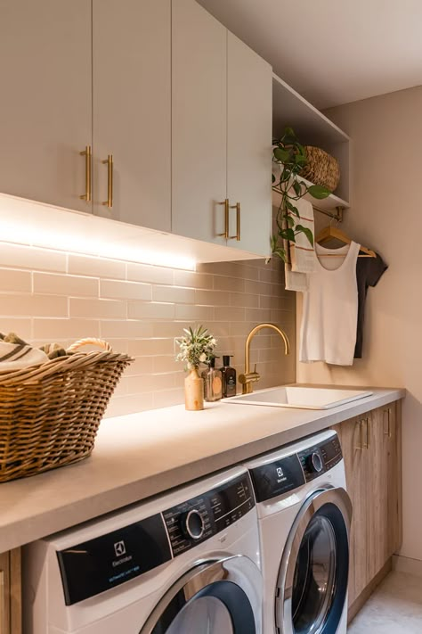 Laundry Room White Appliances, Small Laundry Room Cabinet Ideas, Laundry Reno, Laundry Makeover, Dream Laundry Room, Laundry Design, Laundry Room Renovation, Modern Laundry Rooms, Laundry Ideas