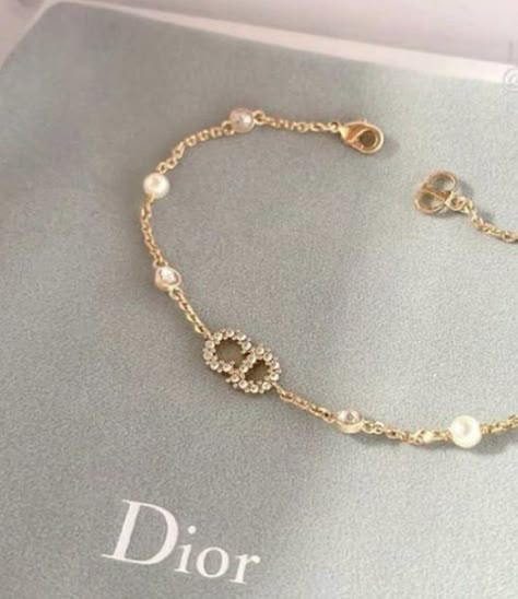 Dior Aesthetic Jewelry, Dior Bracelets Aesthetic, Bracelets Luxury Jewelry, Dior Bracelet Stack, Luxury Things To Buy, Dior Jewelry Aesthetic, Bracelets Expensive, Dior Jewerly, Rich Wishlist