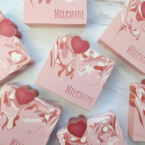 Soap Valentine, Strawberry Soap, Cold Process Soap Designs, Soap Design Ideas, Valentine Soap, Homemade Soap Bars, Diy Soap Recipe, Săpunuri Handmade, Cold Process Soap Recipes