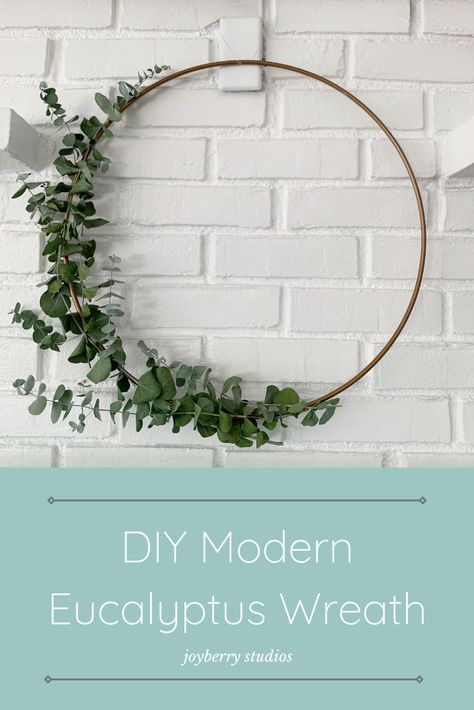 Floral Wire Wreath, Eucalyptus Ring Wreath, Eucalyptus Bathroom Decor Ideas, Minimalist Wreath Diy, Diy Simple Wreath, Eucalyptus Craft Ideas, Dried Eucalyptus Wreath, Modern Winter Wreath, Modern Wreath Ideas