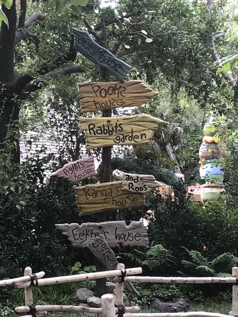 Sign at Pooh’s Corner. Want Winnie The Pooh Sign, Pooh And Piglet Quotes, Winnie The Pooh Decor, Arrow Wood Sign, Garden Totem, Winnie The Pooh Themes, Rabbit Garden, Winnie The Pooh Pictures, Winnie The Pooh Birthday