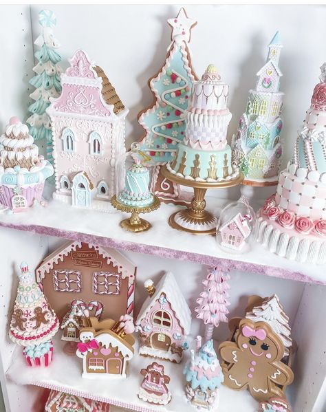 Candyland Kitchen Christmas, Pastel Gingerbread House Decor, Pastel Candyland Christmas Decor, Pastel Christmas Cookies, Pastel Gingerbread Christmas Decor, Pastel Christmas Aesthetic, Pastel Candy Christmas, Candy Themed Christmas Decor, Macaron Designs