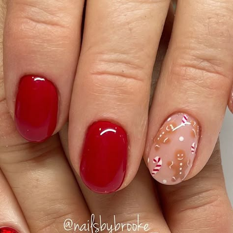 Gel Nail Xmas Designs, Cute Short Christmas Nails Ideas, Christmas Nails Designs Gingerbread, December Nails Gingerbread, Christmas Nails Non Traditional, Ginger Bread Man Nail, Christmas Nail Designs Gingerbread Man, Christmas Gingerbread Man Nails, Gingerbread Cookies Nails