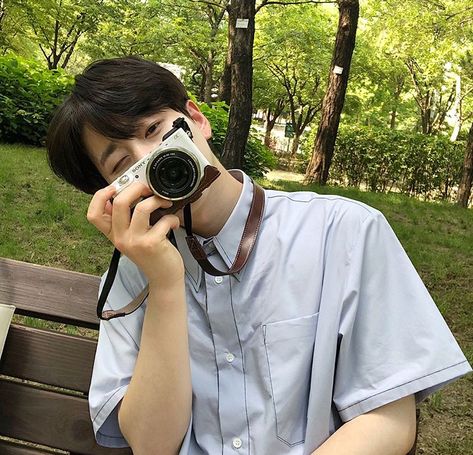 Person Holding Camera, Man Holding Camera, Instagram Poses Idea, Pose For The Fans, My Ideal Type, Boy Korean, Bf Pics, College Boys, Ideal Type