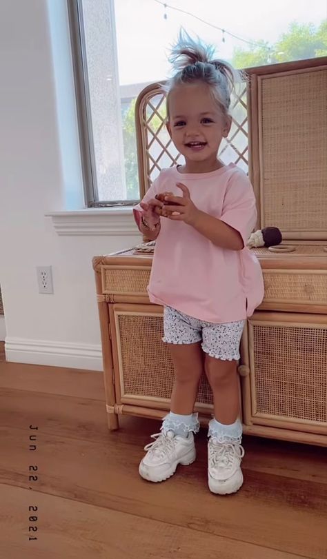 Toddler Girl Summer Outfits Ideas, Summer Toddler Girl Outfits, Summer Outfits Babygirl, One Year Old Girl Outfits, Toddler Girl Aesthetic, Toddler Summer Outfits Girl, Spring Toddler Outfits, Toddler Style Girl, Toddler Girl Spring Outfits