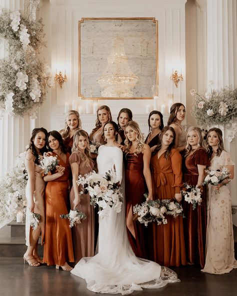 Terracotta Fall Wedding, Wedding Ideas Autumn, Unique Fall Wedding, Autumn Wedding Ideas, Fall Wedding Bridesmaids, Rust Bridesmaid Dress, Fall Wedding Color Schemes, Fall Bridesmaids, Fall Bridesmaid Dresses