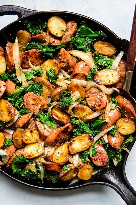 This recipe ticks all the boxes—a little meaty, some dark leafy greens, and some starchy goodness. An easy one-pan sausage, kale and potato skillet that pleases everyone, from cook to clean-up crew. Vegetable Heavy Dinners, Potato Skillet Dinner, Sausage And Potatoes Skillet, Pan Sausage, Cottage Recipes, Potato Skillet, Sausage Kale, Sausage Dinner, Grilling Ideas