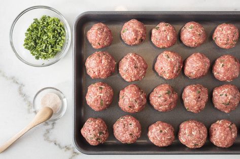 Meatballs To Freeze, Freeze Meatballs, Freezing Meatballs, Quick Meatballs, Homemade Meatballs Easy, Meatball Dishes, Baked Pasta Dishes, Chicken Meatball Recipes, How To Cook Meatballs