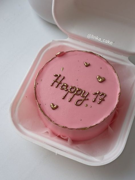 Mini Cake Decorating Ideas: Get Creative with Your Tiny Treats 17 Birthday Cake, Small Birthday Cakes, Mini Torte, Birthday Cake With Photo, Pinterest Cake, Tiny Cakes, Pink Birthday Cakes, Funny Birthday Cakes, Mini Cakes Birthday