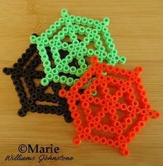 Clear Perler Bead Patterns, Halloween Webs, Halloween Perler Beads, Hama Beads Halloween, Perler Halloween, Bead Spider, Halloween Perler, Beads Halloween, Hamma Beads Ideas