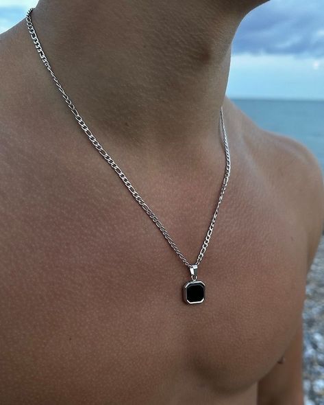 Simple Mens Pendant, Men's Jewelry Necklace, Guys Jewelry Necklaces, Men Necklace Pendant, Men Necklace Aesthetic, Guys Necklaces, Silver Necklaces Men, Guy Necklaces, Men Necklace Silver