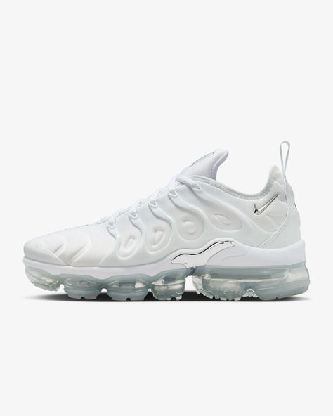 Nike Air VaporMax Plus Women's Shoes. Nike.com Nike Air Max Plus Outfit, Air Max Plus Outfits, Vapormax Nike, Nike Vapormax Plus, Nike Vapor Max, Air Vapormax Plus, Nike Air Vapormax Plus, Nike Vapormax, Pretty Sneakers