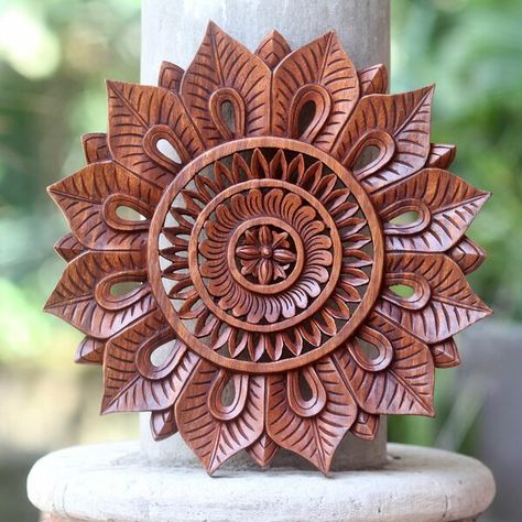 Carefully detailed petals come together to form a beautiful wood relief panel depicting a blossoming sunflower. Bali's Seji Taram carved the piece by hand from richly-grained native suar wood. Art Sculpture En Bois, Gate Wall Decor, Carved Wood Wall Decor, American Flag Wall Decor, Panel Wall Decor, Cnc Wood Router, Wood Relief, Carved Wood Wall Art, Wood Carving Designs