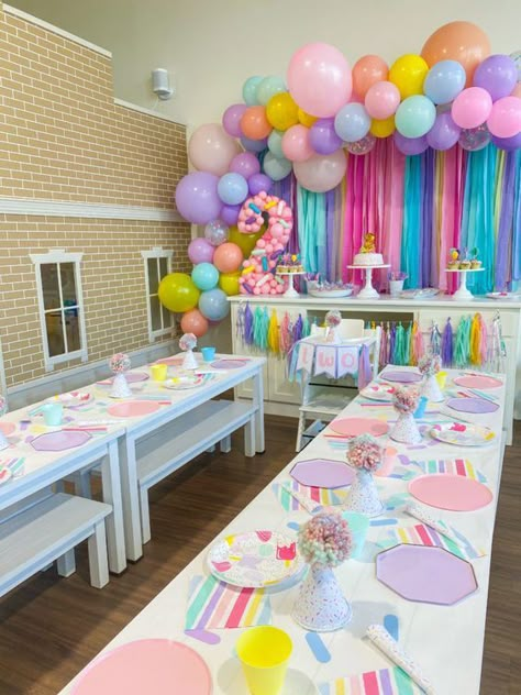 2 Sweet Party Ideas, Two Sweet Sprinkle Birthday Party, 2nd Birthday Party Two Sweet, Donut Theme Balloon Arch, Two Sweet Birthday Table Decor, Four Ever Sweet Birthday Decorations, Sprinkle 3rd Birthday Party, 2sweet Birthday Party, Sprinkle Birthday Party Decorations