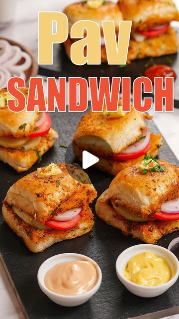 Pav Sandwich, Sandwich Indian, Masala Pav, Sandwich Recipes Indian, Vegetarian Starters, Yummy Sandwiches, Lunch Recipes Indian, Pav Recipe, Potato Slices