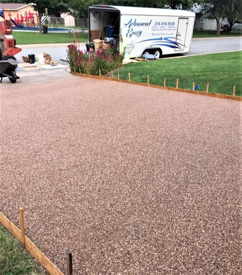 Patio Resurfacing Ideas, Concrete Patio Resurfacing, Resurfacing Concrete, Concrete Driveway Resurfacing, Pebble Patio, Aggregate Patio, Driveway Resurfacing, Diy Driveway, Exposed Aggregate Concrete