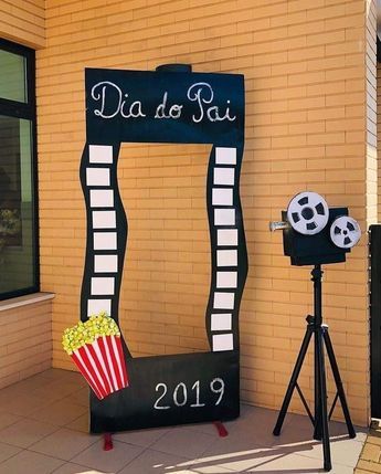 Hollywood Crafts, Movie Night Decor, Cinema Decoration, Cinema Ideas, Deco Cinema, Cinema Party, Movie Night Birthday Party, Bollywood Theme, Hollywood Party Theme