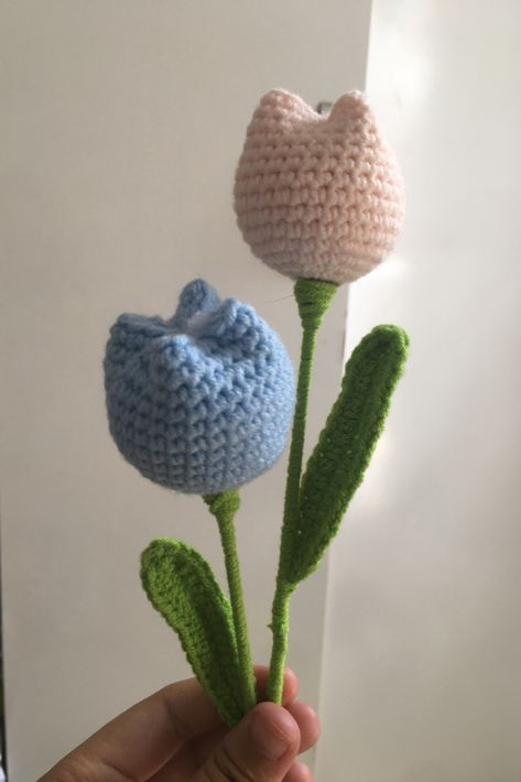 Tulips made by crocheted wool Teddy Crochet, Tulips Flowers, Crochet Techniques, Crochet Flowers, Tulips, Crochet Projects, Books To Read, To Read, Instagram Photos