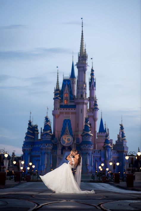 Magic Kingdom Wedding, Disneyland Ootd, Disney Portrait, Cute Proposals, Magic Kingdom Castle, Park Shoot, Kingdom Castle, Disney Anniversary, Fairytale Photoshoot