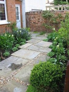 Garden Paving Ideas, Gravel Patio Ideas, Front Yard Inspiration, Gravel Gardens, Ideas For Front Yard, Small Cottage Garden Ideas, Cottage Garden Ideas, Brick Pathway, Paving Ideas