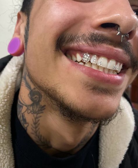 Obj Diamond Teeth, Full Tooth Gem, Men’s Tooth Gems, Teeth Gems Men, Tooth Gem Men, Celebrity Tooth Gems, Piercing No Dente, Diamond Teeth Jewelry, Tooth Gems Men