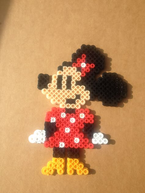 Minnie Mouse perler beads Minnie Mouse Perler Bead Pattern, Mickey Mouse Perler Beads, Mouse Perler Beads, Plastic Bead Crafts, Theme Bapteme, Hama Mini, Melty Bead Patterns, Pixel Beads, Easy Perler Beads Ideas