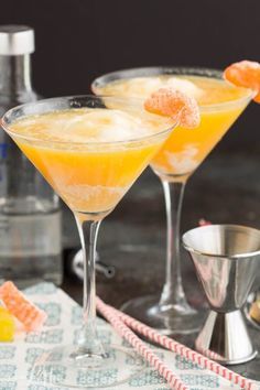 Best Vodka Drinks, Best Vodka Cocktails, Vodka Cocktail, Martini Recipe, Summertime Drinks, Martini Recipes, Vodka Drinks, Milk Shakes, Easy Cocktails