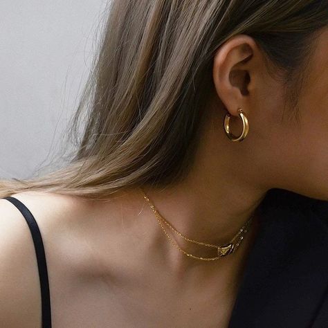 Gold Hoops Aesthetic, Gold Hoop Earrings Aesthetic, Gold Hoop Earrings Outfit, Gold Hoop Earrings Style, Hoops Aesthetic, Hoop Earrings Aesthetic, Earrings Outfit, Gold Hoop Earring, Medium Hoop Earrings