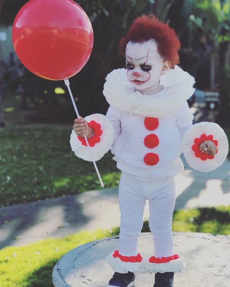 Baby Pennywise Costume, Diy Pennywise Costume Kids, Diy It Costume, Pennywise Makeup Boy, Kids Pennywise Costume, Diy Pennywise Costume, Boys Clown Costume, Pennywise Costume For Kids, Pennywise Costume