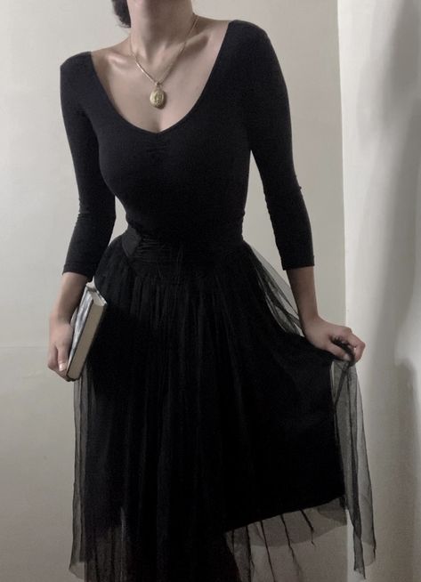 Goth Academia Fashion, Dark Balletcore, Goth Academia, Ballerina Outfit, Academia Outfits, Downtown Outfits, Academia Fashion, Gothic Vintage, Style Muse