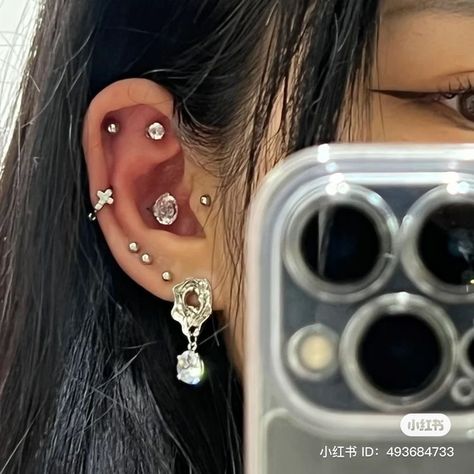 Double Helix Piercing, Diy Wire Earrings, Cool Ear Piercings, Pretty Ear Piercings, Cool Piercings, Piercing Inspo, Cute Piercings, Piercings Jewelry, Dope Jewelry