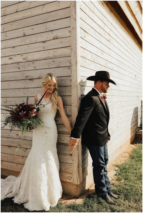 Rustic Wedding Groom, Country Wedding Pictures, Country Wedding Photos, Groom Wedding Attire, Cowboy Wedding, Boda Mexicana, Wedding Picture Poses, Country Wedding Dresses, Wedding Picture Ideas