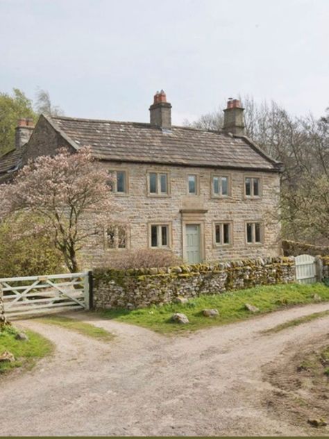 Dream home Stone English House, Stone Country House, Country House Outside, English Cottage Style Exterior, English Country Cottage Exterior, Country House Uk, Old French Country House, English Country House Exterior, British Country Home