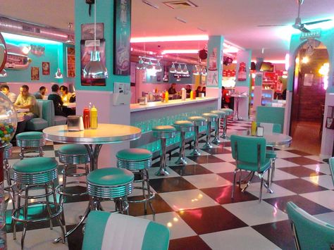 American Diner - Google Search 60s Cafe, 60s Diner, 1950s Aesthetic, Diner Aesthetic, 1950s Diner, 50s Aesthetic, 50's Diner, Diner Ideas, Visuell Identitet