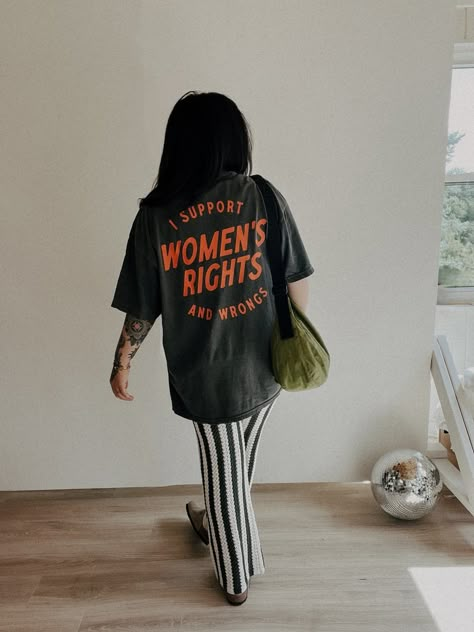 I Support Womens Rights And Wrongs Tee Band Tee Outfits, Graphic Tee Outfits, Palaye Royale, Tshirt Outfits, Tee Outfit, Dream Style, Mom Outfits, Women Supporting Women, Womens Rights