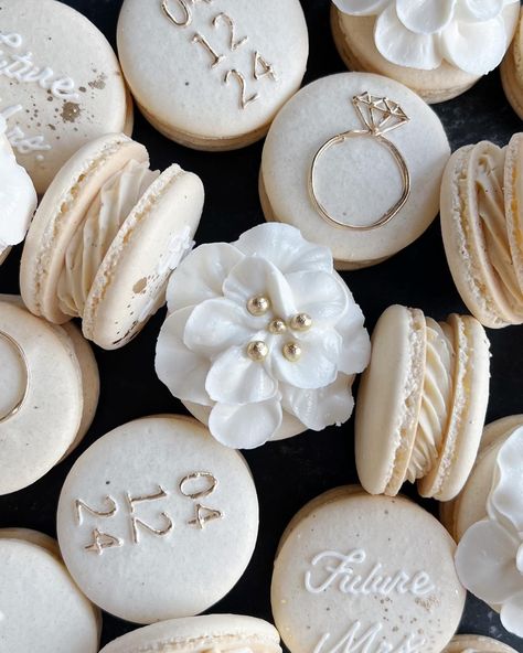 Crafted with precision and passion, these bridal macarons are a testament to turning visions into breathtaking reality 🤍 Every delicate detail – from the shimmering gold accents to the intricate royal icing flower – was meticulously brought to life. It’s moments like these that remind me why I love what I do!! 💍✨ White Macarons Aesthetic, Bride Macarons, Engagement Macarons, Bridal Macarons, Bridal Shower Macarons, Anniversary Macarons, Pearl Macarons, Wedding Macaroons, Macaroons Aesthetic